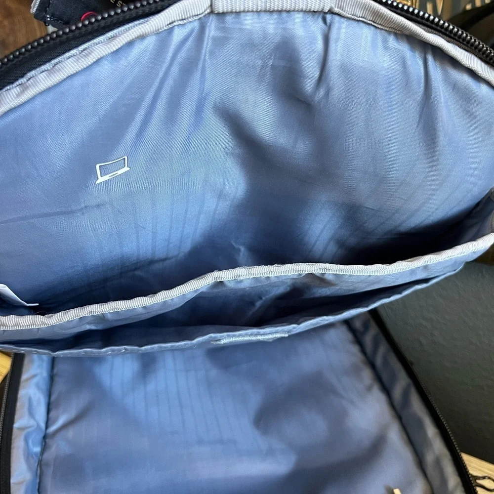 EXCELLENT CONDITION!! Kroser Black and Red Men's Backpack